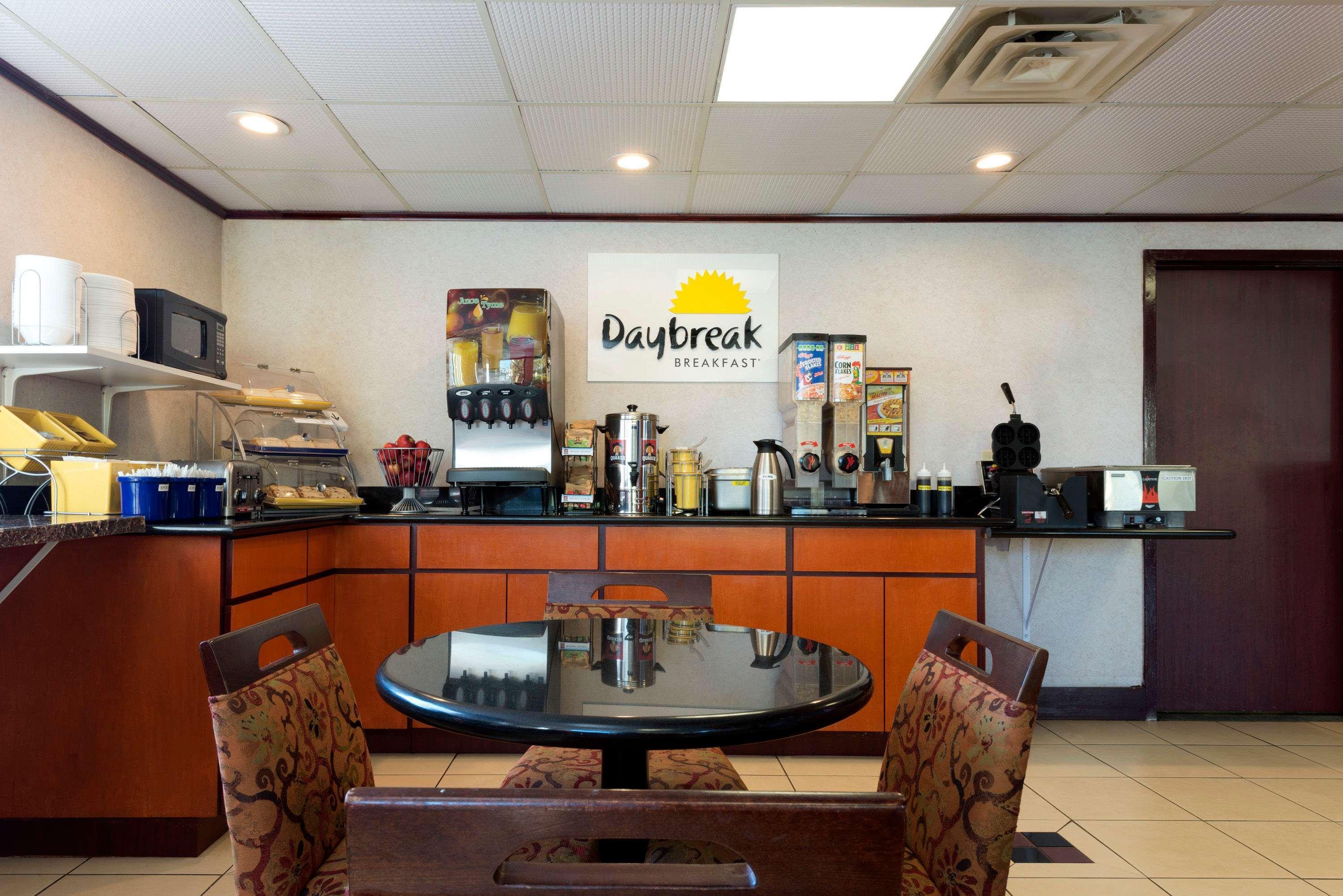 Days Inn By Wyndham Tonawanda/Buffalo Exterior photo